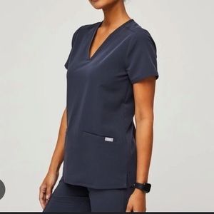 Women’s Casma Three-Pocket Scrub Top - Quiet Navy